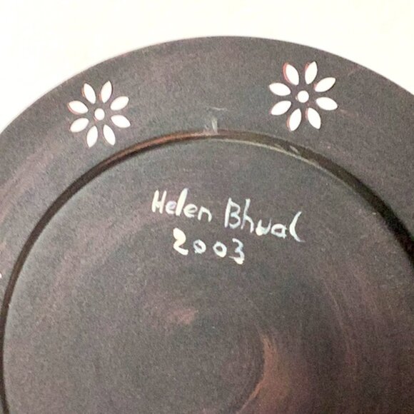 Vintage Metal Plate 8.5" Diameter Black w/ Blue Flowers signed Helen Bhual - Picture 3 of 4